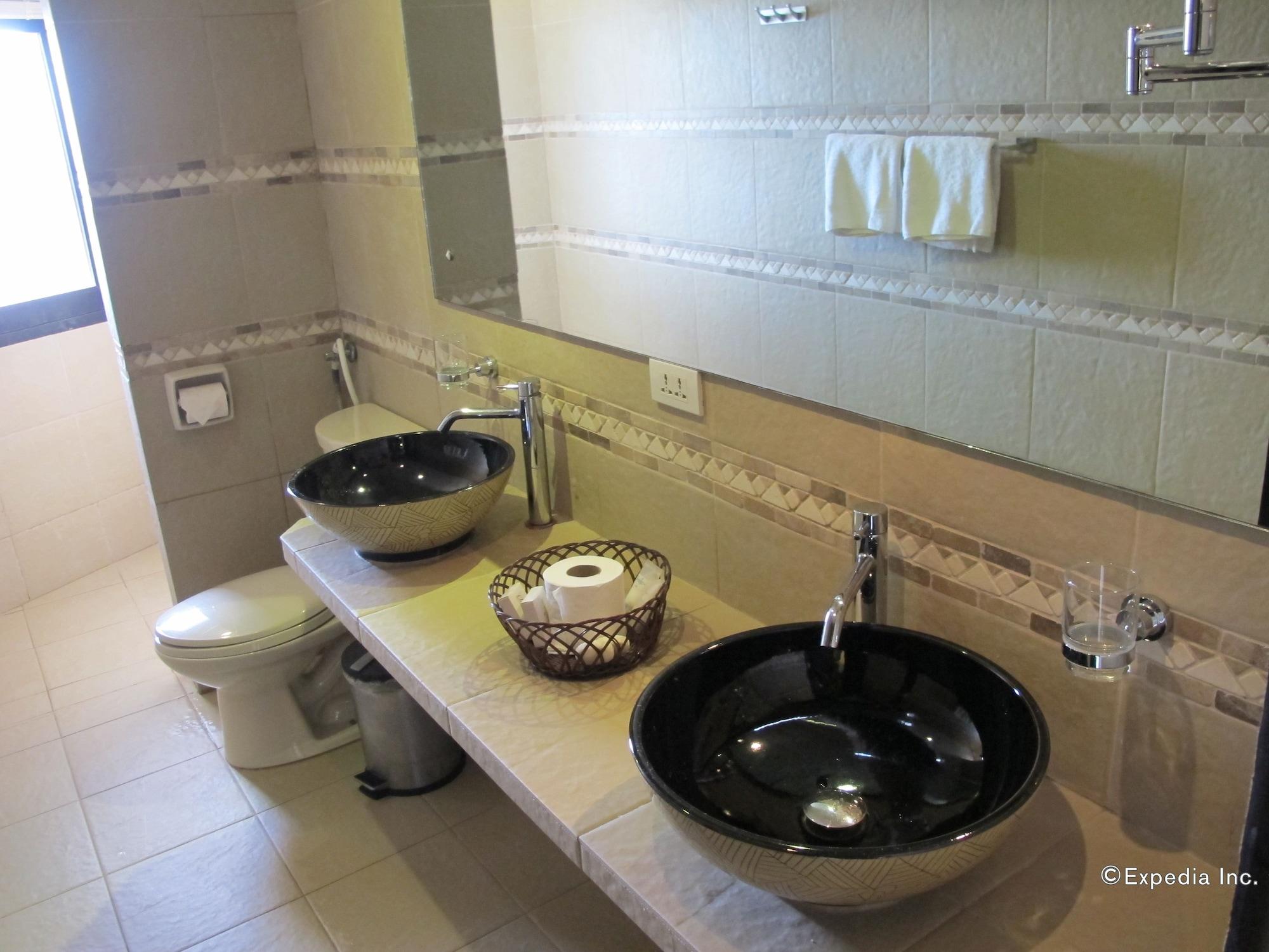 Utopia Resort & Spa Puerto Galera Dış mekan fotoğraf