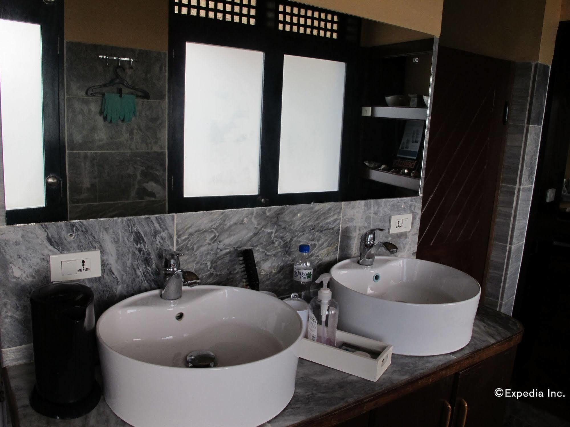 Utopia Resort & Spa Puerto Galera Dış mekan fotoğraf